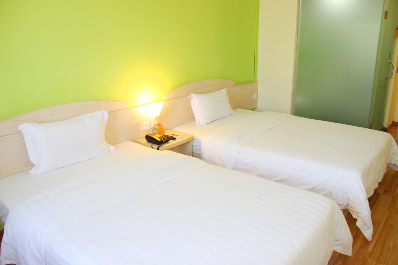 7Days Inn Shanghai Pudong New International Expo Centre Esterno foto